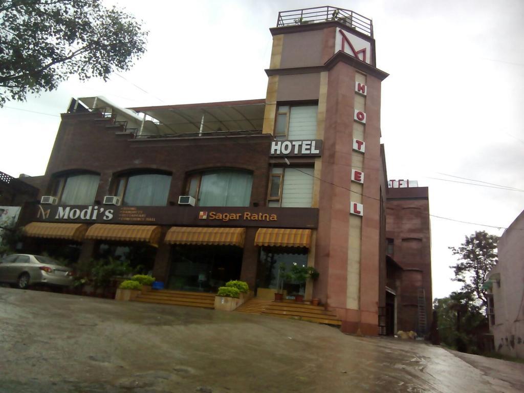 Modi Hotel & Resorts Pinjaur المظهر الخارجي الصورة